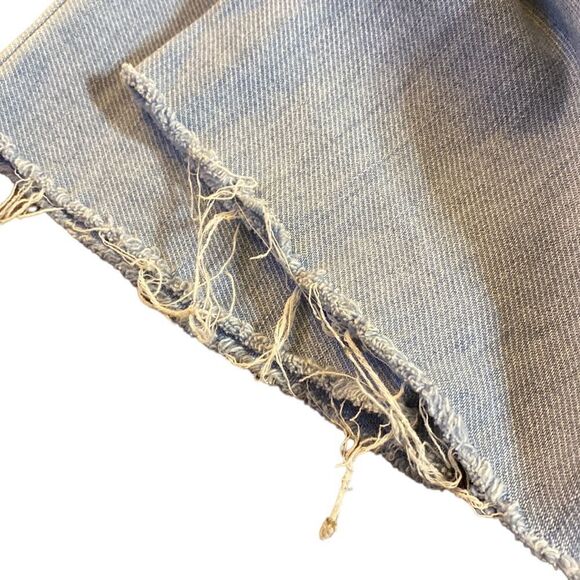 D.JEANS Crop Raw Hem Button Front Jeans - Picture 3 of 11